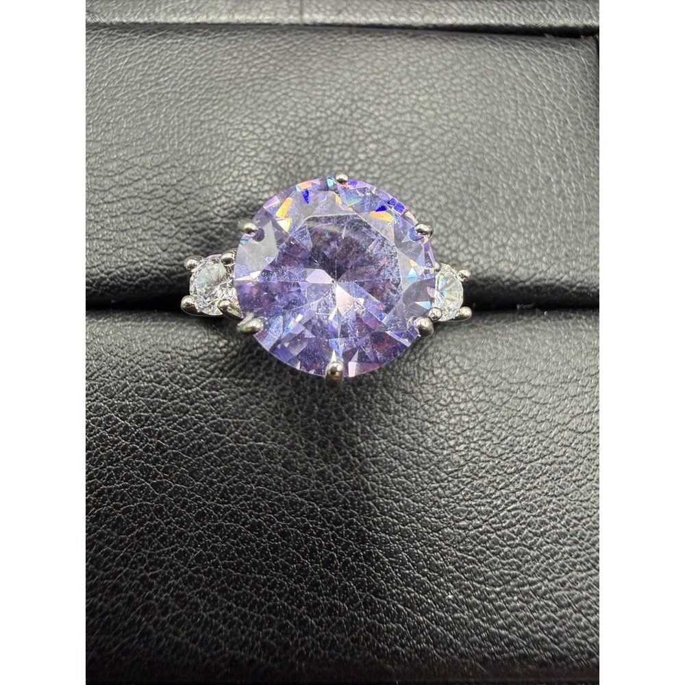 EUC Sterling Silver Purple CZ Ring Size 6 Engagement J8